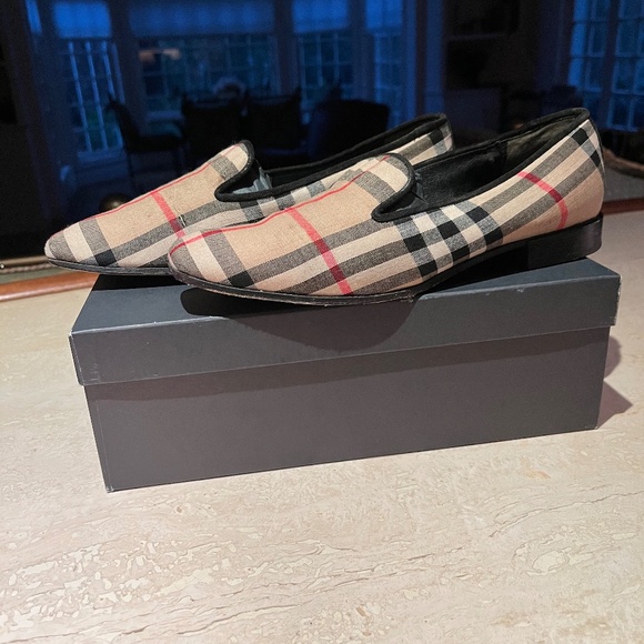 Burberry London Womens Novacheck canvas slip on, size 7 1/2M - Picture 1 of 5
